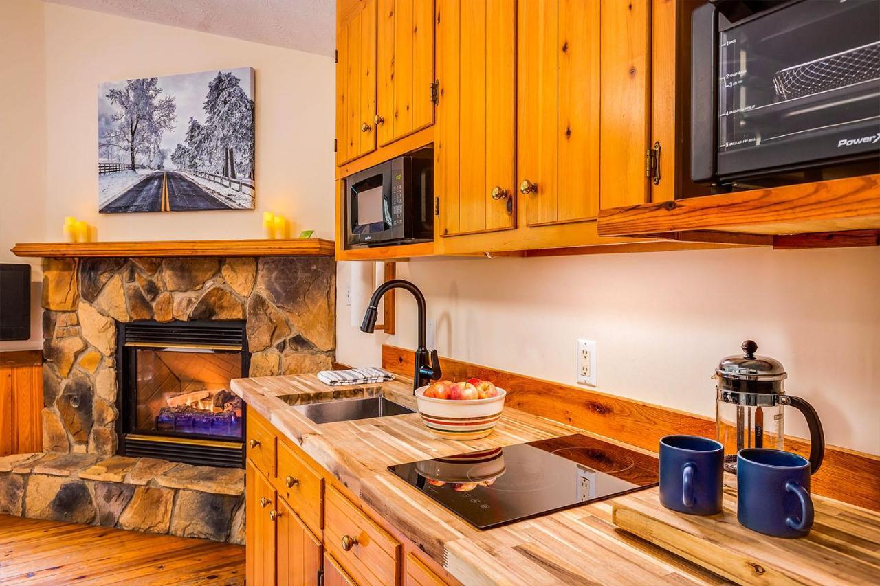 Love Ridge Mountain Lodging Lyndhurst Kültér fotó