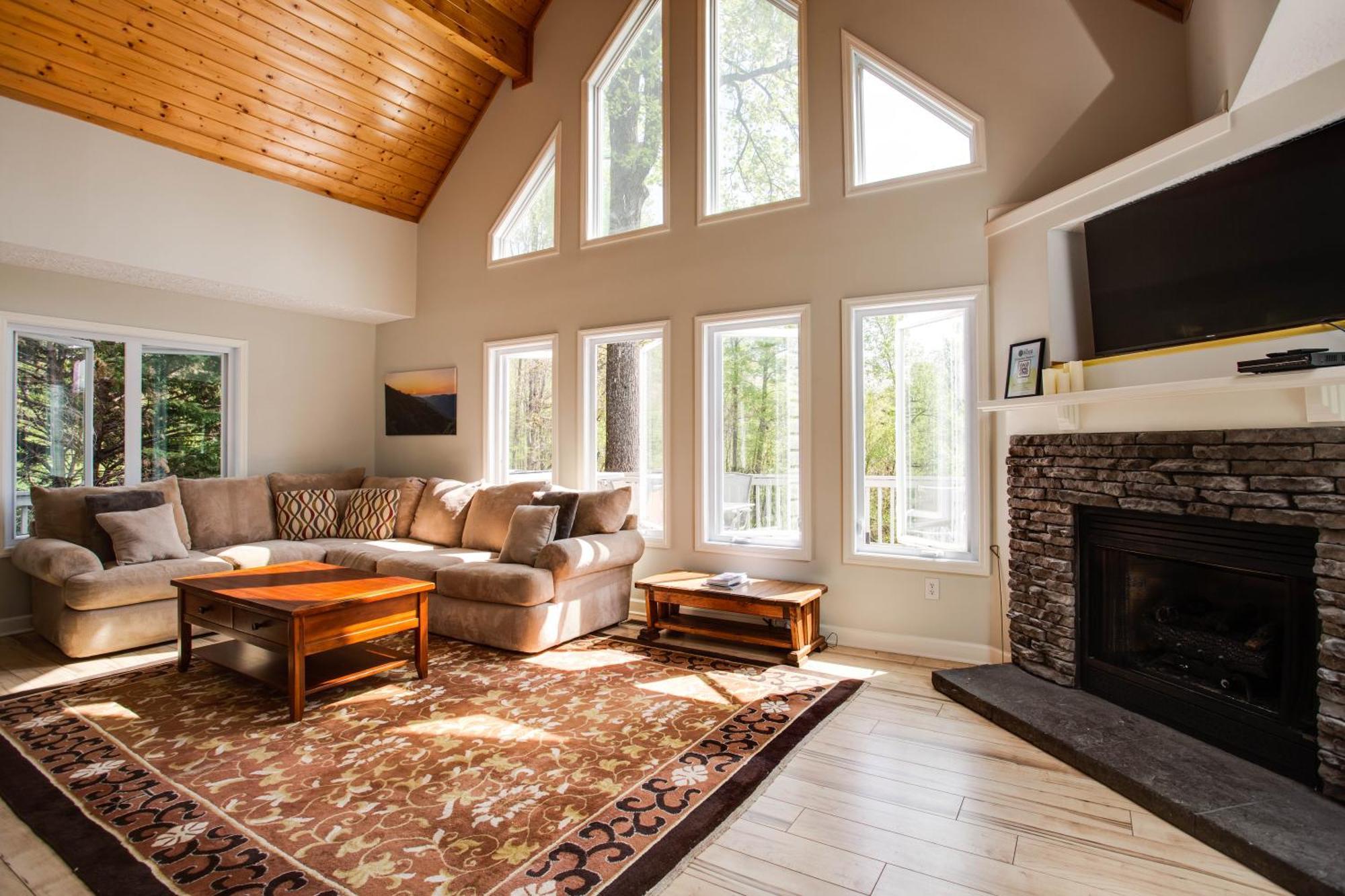 Love Ridge Mountain Lodging Lyndhurst Kültér fotó