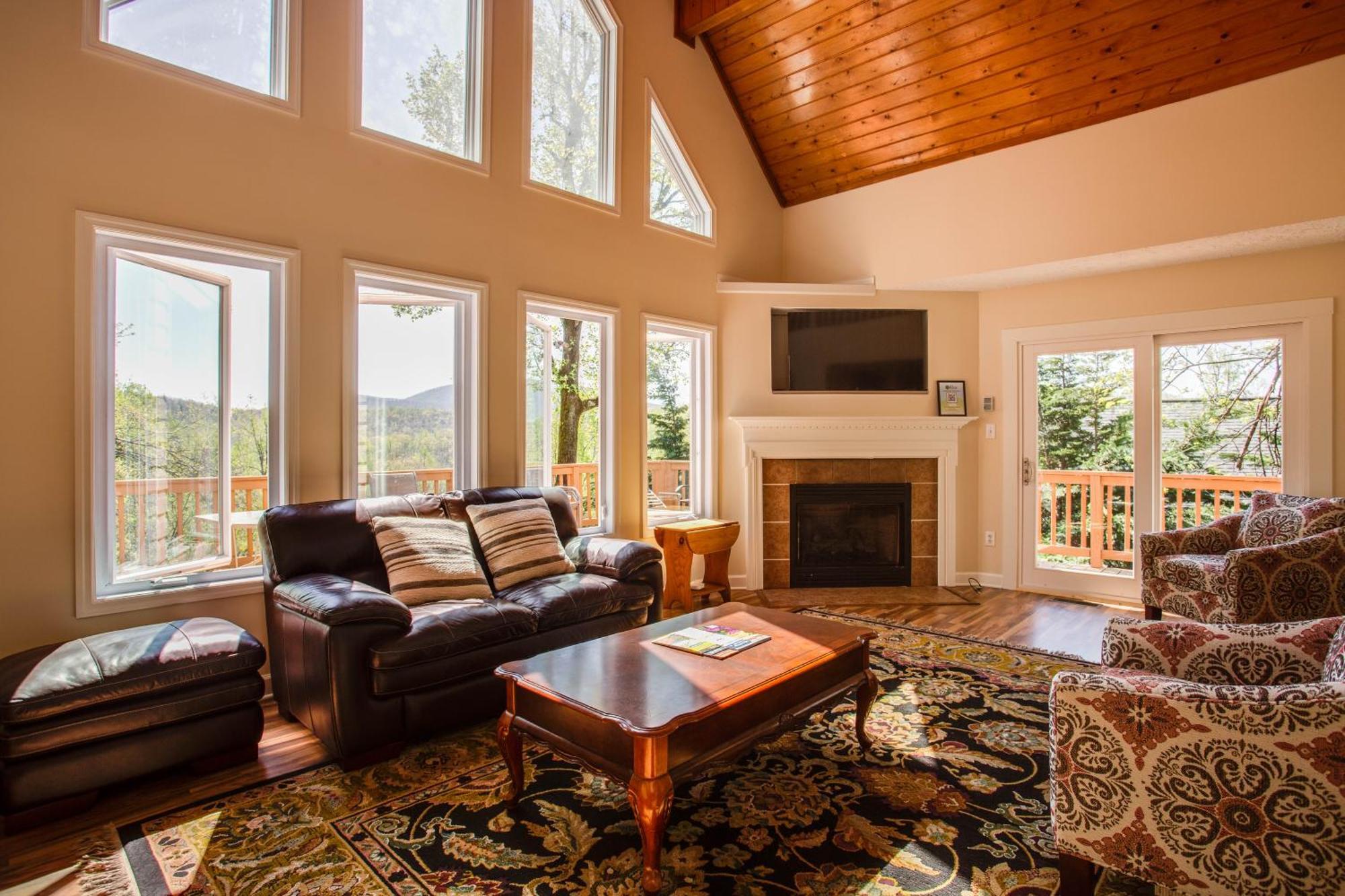 Love Ridge Mountain Lodging Lyndhurst Kültér fotó
